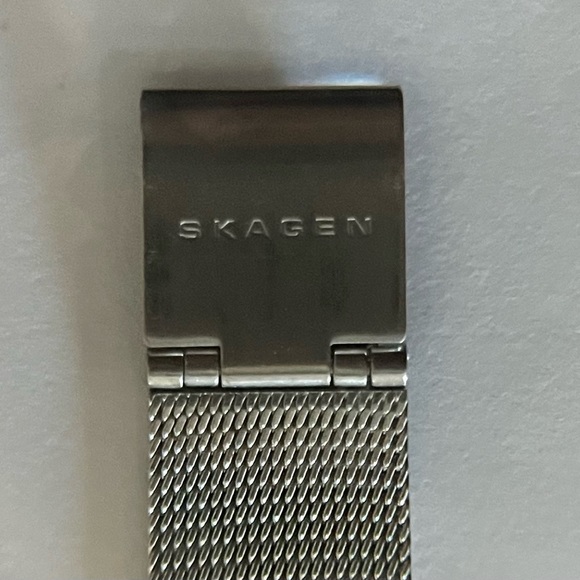 Vintage Skagen Denmark Stainless Steel with Diamond Dial Watch - Picture 8 of 11
